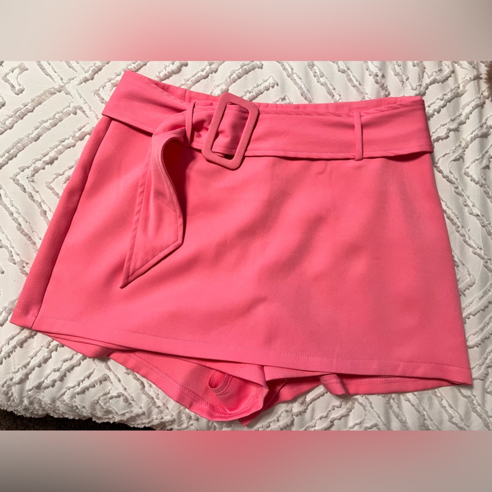Pink belted mini skort